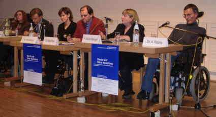 Bild: v.l.: Elke Bartz,Dr. Richard Auernheimer,Barbara Windbergs, Ottmar Miles-Paul, Helga Kühn-Mengel (MdB), Dr. Adolf Ratzka